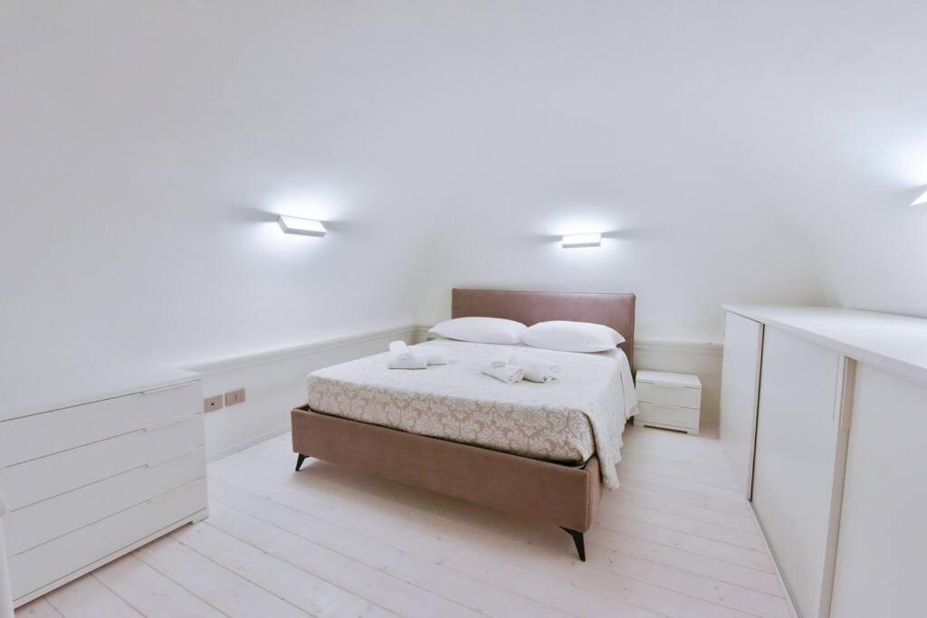 Loft 21 - Lussuoso Ed Elegante A Due Passi Dal Mare Apartment ฟีนาเลลีกูเร ภายนอก รูปภาพ